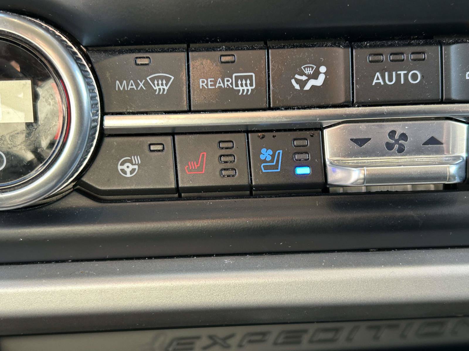 Used 2024 Ford Expedition XLT RWD image 27