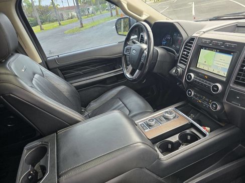 Used 2018 Ford Expedition Max Platinum image 11