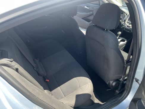 Used 2017 Chevrolet Cruze LS FWD image 13