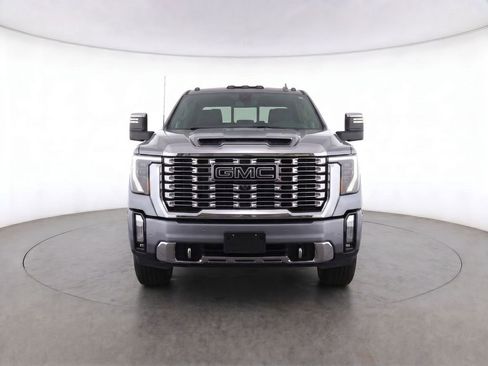 Used 2024 GMC Sierra 2500 Denali w/ Technology Package AWD/4WD image 2