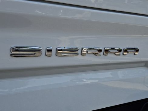 Used 2024 GMC Sierra 1500 AT4 w/ Technology Package AWD/4WD image 36