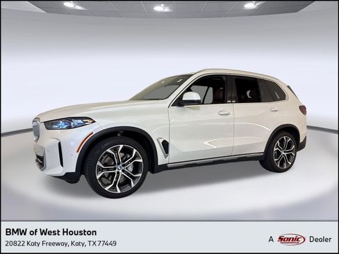 Used 2024 BMW X5 xDrive40i w/ Premium Package image 1