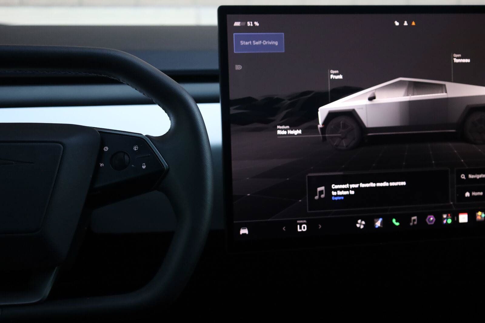 Used 2024 Tesla Cybertruck AWD Crew Cab image 35