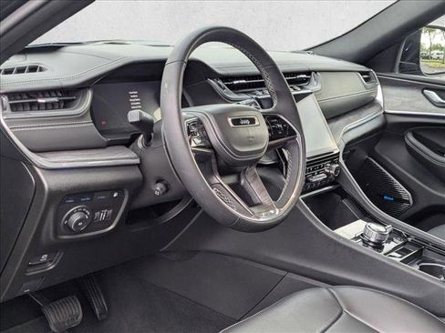 Used 2022 Jeep Grand Cherokee Overland AWD/4WD image 10