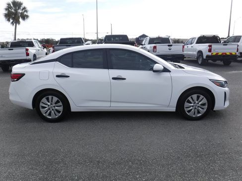 Used 2025 Nissan Sentra S image 3