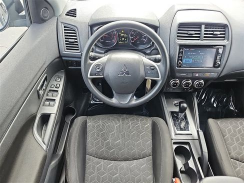 Used 2022 Mitsubishi Outlander Sport SE image 10