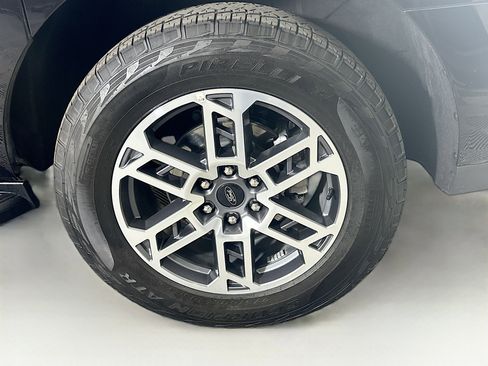 Used 2025 Ford Expedition Max Active AWD/4WD image 11