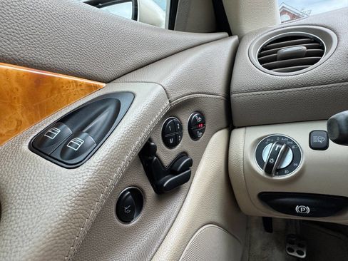 Used 2005 Mercedes-Benz SL 500 w/ AMG Sport Pkg image 25