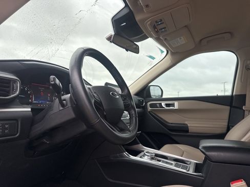 Used 2020 Ford Explorer XLT w/ Equipment Group 202A image 39