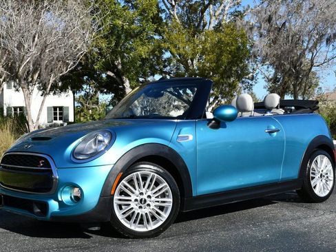 Used 2017 MINI Cooper S image 23