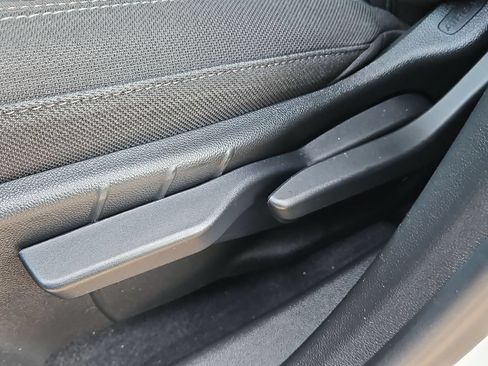 Used 2025 Chevrolet Equinox LT AWD/4WD image 14