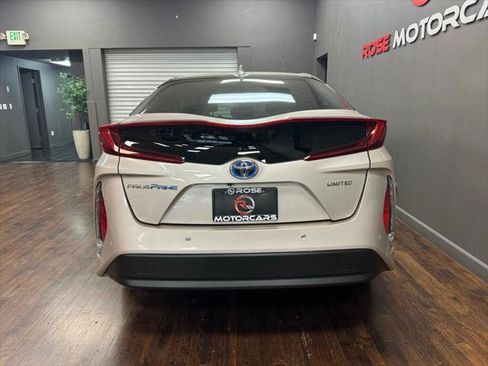 Used 2020 Toyota Prius Prime Limited image 4