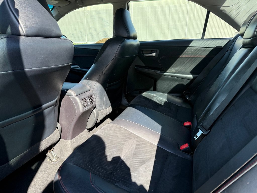 Used 2016 Toyota Camry XSE w/ Moonroof Package FWD image 11