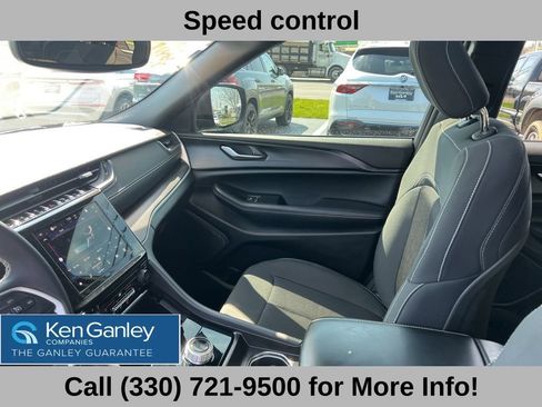 Used 2024 Jeep Grand Cherokee L Laredo AWD/4WD image 40
