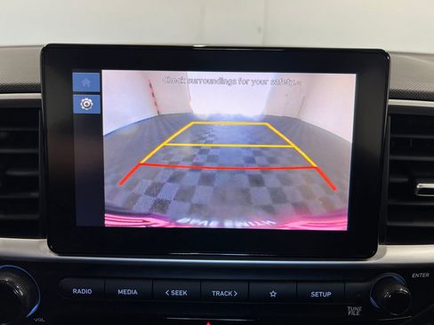 Used 2023 Hyundai Venue SEL FWD image 24