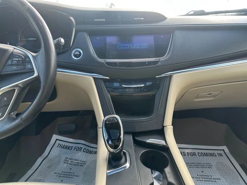 Used 2017 Cadillac XT5 Luxury image 11