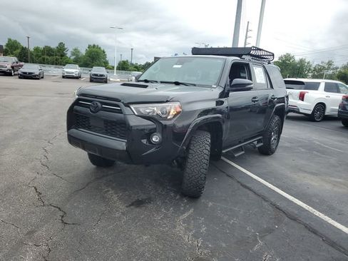 Used 2021 Toyota 4Runner Venture w/ Moonroof Package AWD/4WD image 2