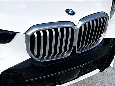 Used 2024 BMW X5 sDrive40i w/ M Sport Package image 30