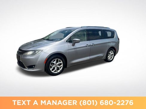 Used 2018 Chrysler Pacifica Touring-L w/ Advanced Safetytec Group FWD image 1