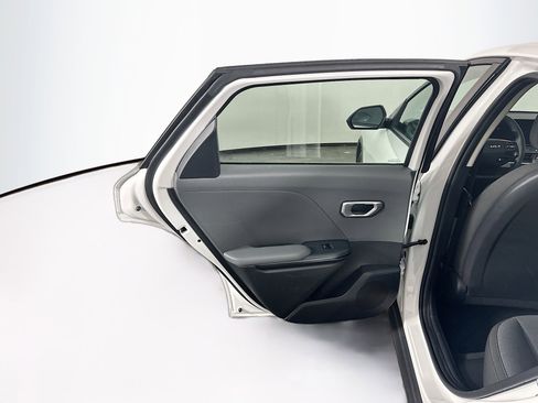 Used 2025 Kia K4 LXS image 25