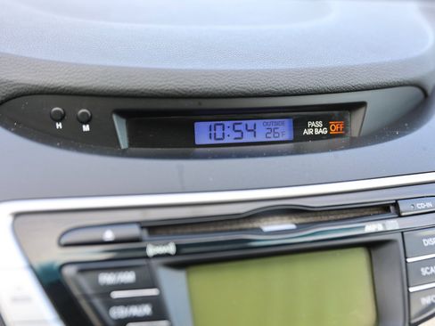 Used 2011 Hyundai Elantra GLS image 18