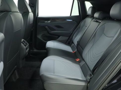 New 2026 Volkswagen Tiguan SE R-Line FWD image 32