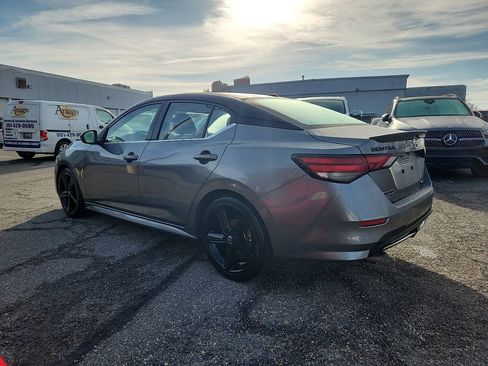 Certified 2022 Nissan Sentra SR w/ Midnight Edition image 5