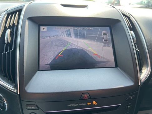 Used 2019 Ford Edge Titanium AWD/4WD image 18
