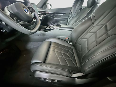 Used 2026 BMW 530i w/ Premium Package RWD image 13