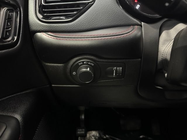 Used 2025 Dodge Durango R/T AWD/4WD image 19