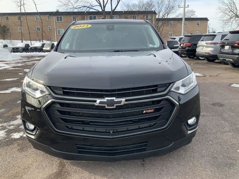 Used 2021 Chevrolet Traverse RS image 2