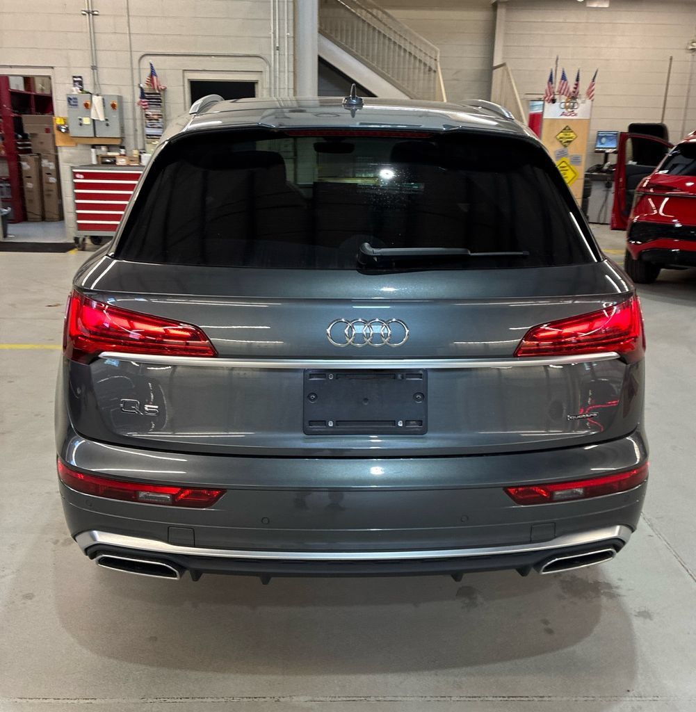 Used 2024 Audi Q5 2.0T Premium Plus w/ Premium Plus Package AWD/4WD image 5