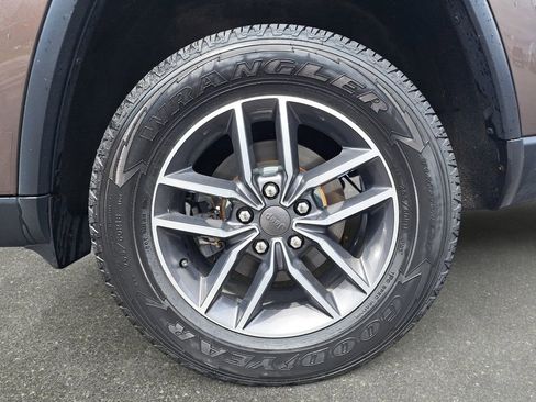 Used 2019 Jeep Grand Cherokee Limited AWD/4WD image 33