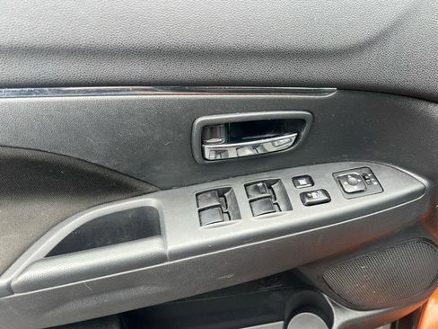 Used 2022 Mitsubishi Outlander Sport SE image 16