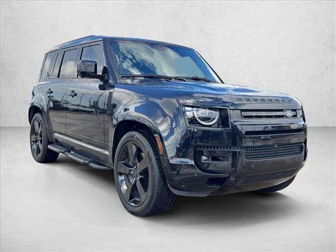 Used 2026 Land Rover Defender 110 X-Dynamic SE AWD/4WD image 3