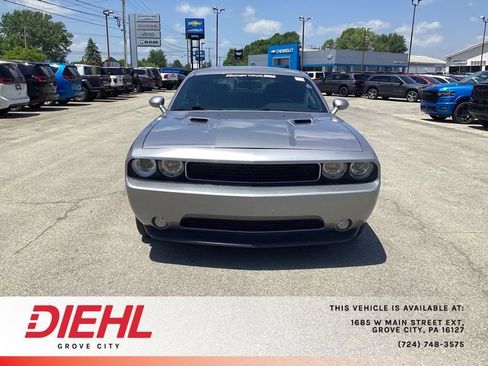 Used 2011 Dodge Challenger R/T RWD image 2