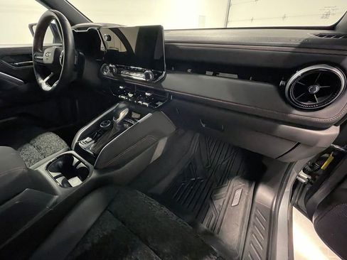 Used 2023 Chevrolet Colorado Z71 w/ Z71 Convenience Package 2 image 28