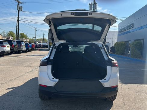 New 2026 Chevrolet Equinox EV LT FWD image 11