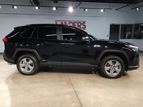 Used 2023 Toyota RAV4 LE AWD/4WD image 8