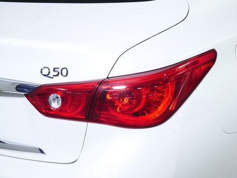 Used 2014 INFINITI Q50 Premium w/ Technology Package AWD/4WD image 17