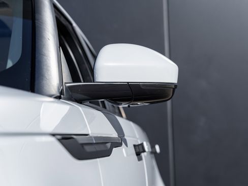 Used 2019 Land Rover Range Rover Velar S image 14