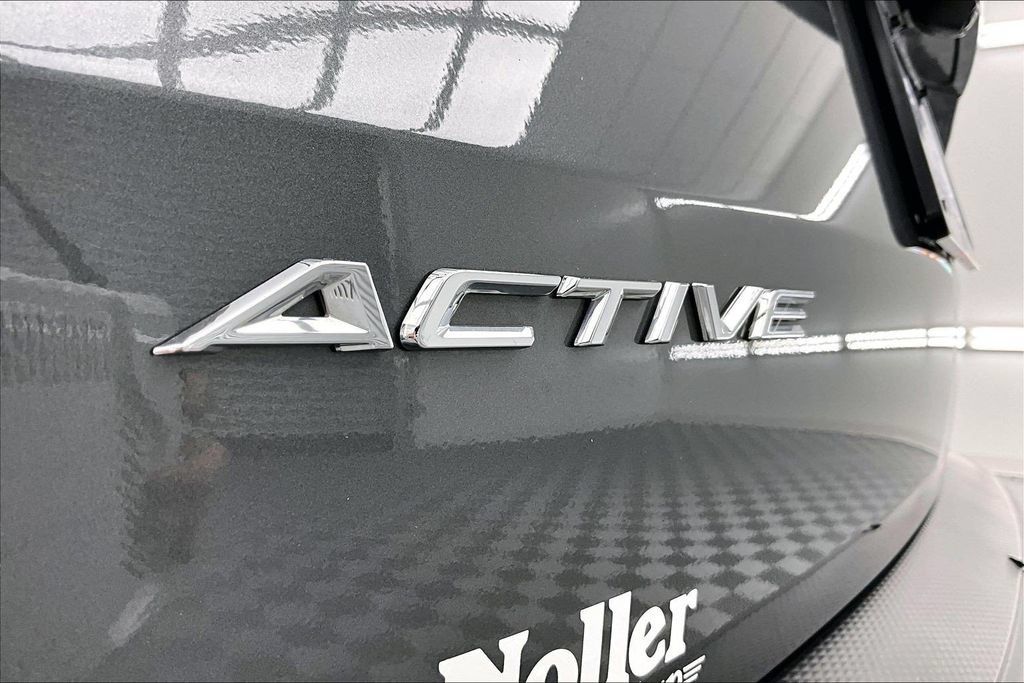 Used 2024 Ford Escape Active w/ Tech Pack #2 FWD image 8