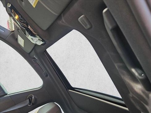 Used 2026 BMW i5 eDrive40 w/ Premium Package image 15