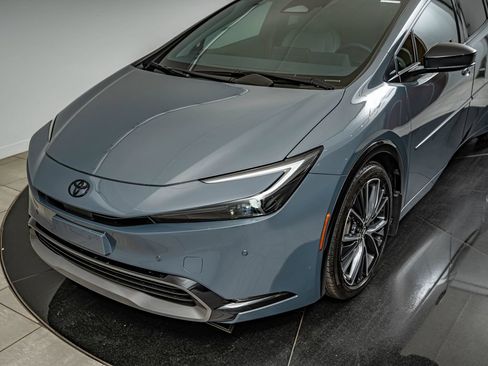 Used 2024 Toyota Prius XLE FWD image 14