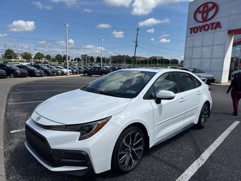 Used 2020 Toyota Corolla SE w/ SE Premium Package FWD image 18