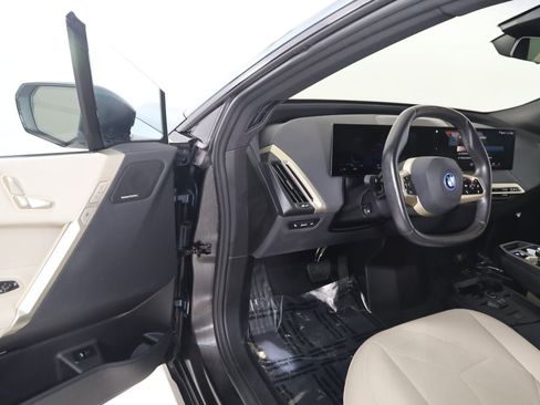 Used 2023 BMW iX xDrive50 w/ Convenience Package AWD/4WD image 53