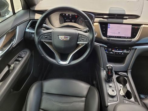 Used 2022 Cadillac XT6 Premium Luxury w/ Platinum Package AWD/4WD image 13