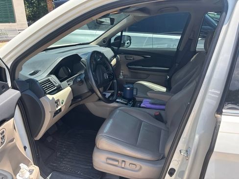 Used 2019 Honda Pilot Touring image 5