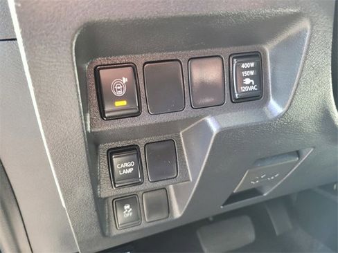 Certified 2022 Nissan Frontier SV image 19