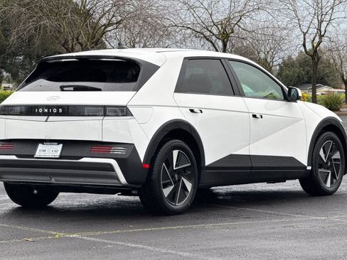 New 2026 Hyundai Ioniq 5 SE image 4